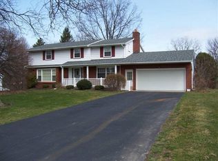 1040 High Vista Trl W, Webster, NY 14580