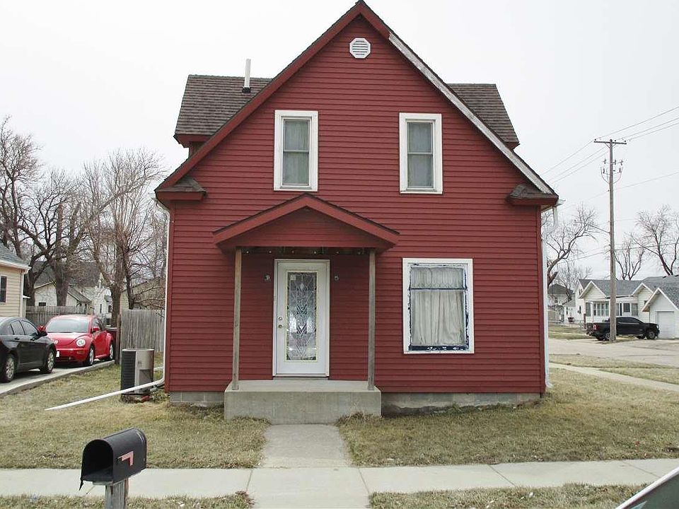 1st image of 200 E 22nd St