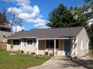 8910 Maplewood Ave, Clarkston, MI 48348