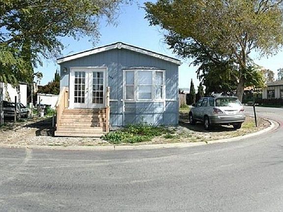 2nd image of 104 El Bosque Dr #104