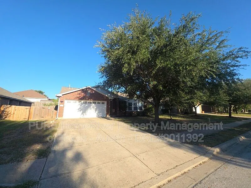 3 bed, 2.0 bath, 1701 sqft, $1,895 — Photo 2