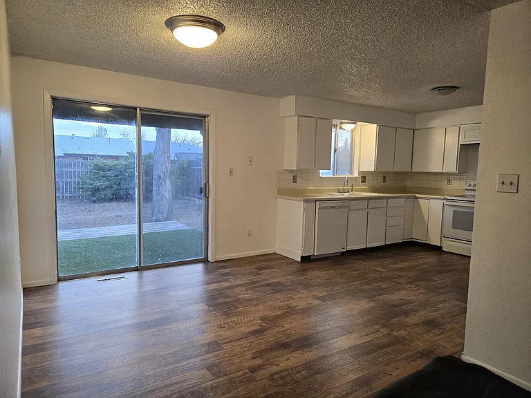 947 Tiffany Pl #2 — Photo 4