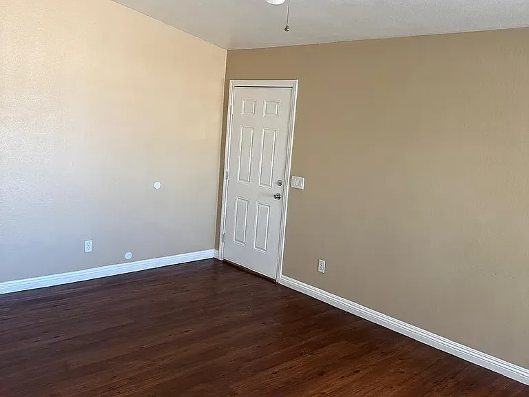 3890 Tatiana St — Photo 7