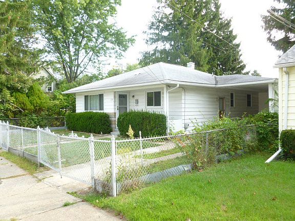 2nd image of 132 Lynwood Ave