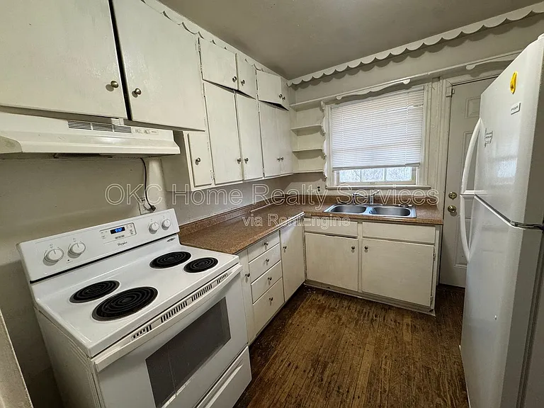 2713 Normandy St — Photo 3