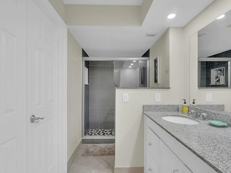 450 Egret Cir #9207 — Photo 21