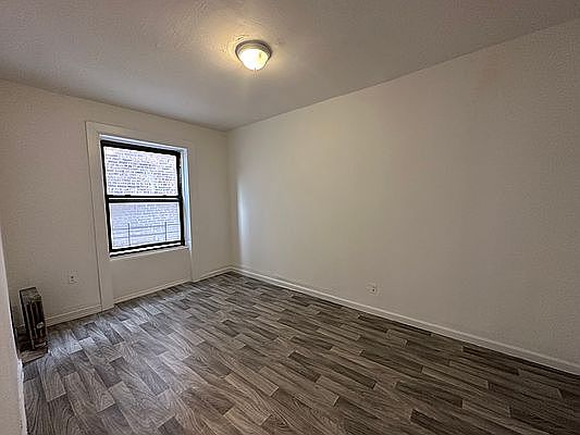 3rd image of 220 E 23rd St APT 2L