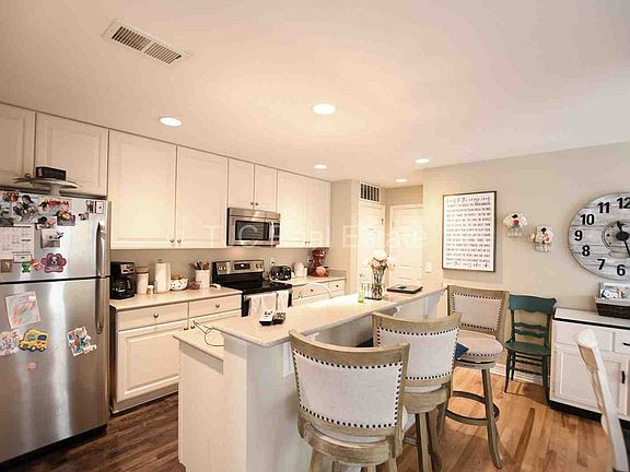 2nd image of 2059 Uinta St
