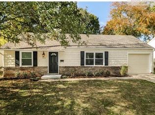 7546 Rainbow Dr, Prairie Village, KS 66208