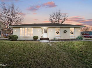 109 Stinebaugh Dr, Wapakoneta, OH 45895