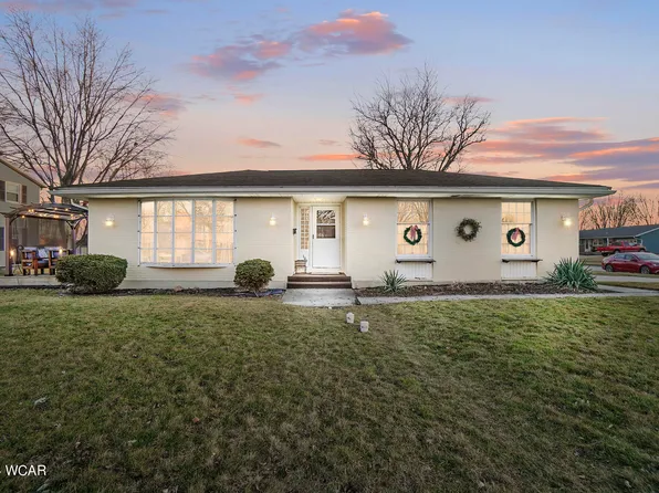 109 Stinebaugh Dr, Wapakoneta, OH 45895