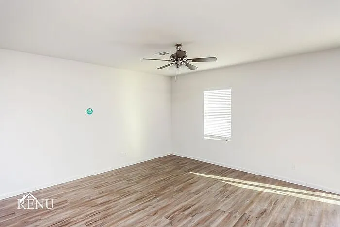 478 London Dr — Photo 11