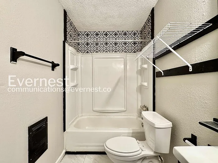 1756 S Pine Ave — Photo 15