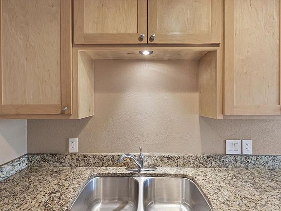 4th image of 2016 Paisley Dr APT D