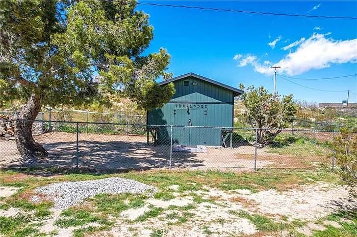 Buena Vista Dr — Photo 9