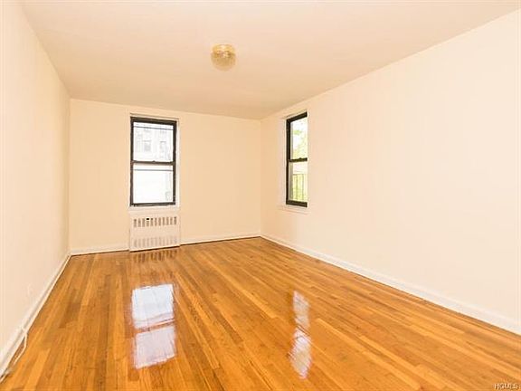 2nd image of 2244 Bronx Park E APT 4C
