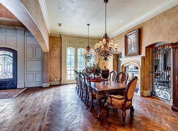 3rd image of 1606 Enclave Ct