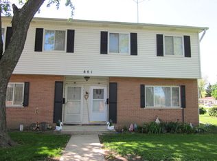 801 N Randall Rd APT B, Aurora, IL 60506