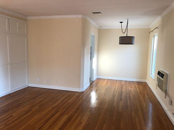 5th image of 16528 W Sunset Blvd #1/2