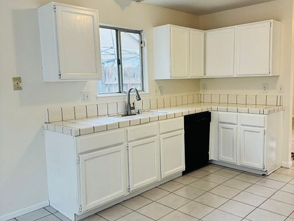 4th image of 9004 Pine Ridge Way