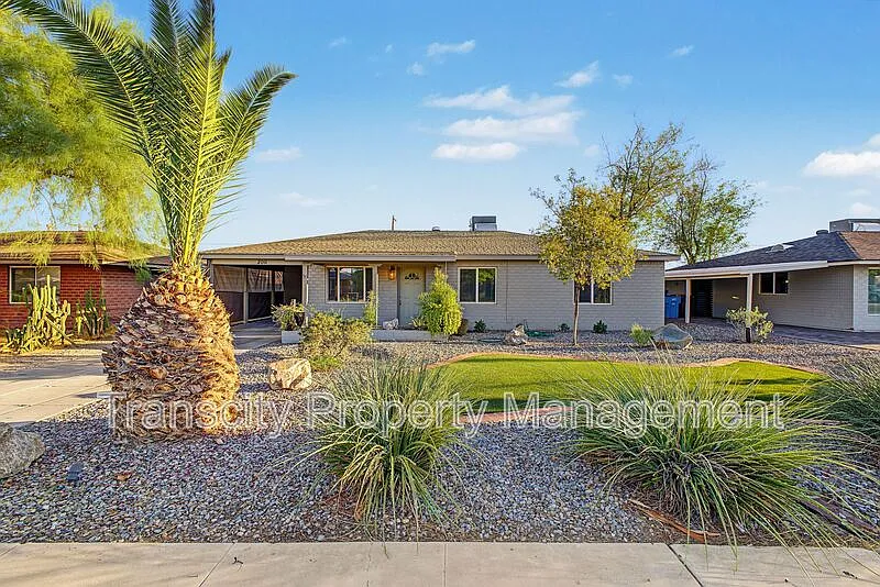 3 bed, 2.0 bath, 1200 sqft, $1,995 — Photo 1