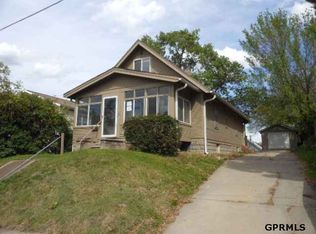 825 S 42nd St, Omaha, NE 68105