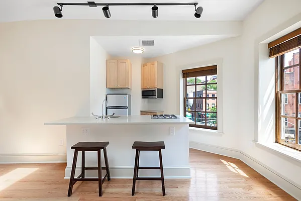 Rented by Compass | media 7