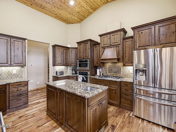 3rd image of 490 OSPREY Court