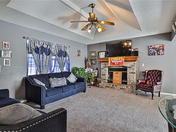 3rd image of 1513 S Pollard Ave