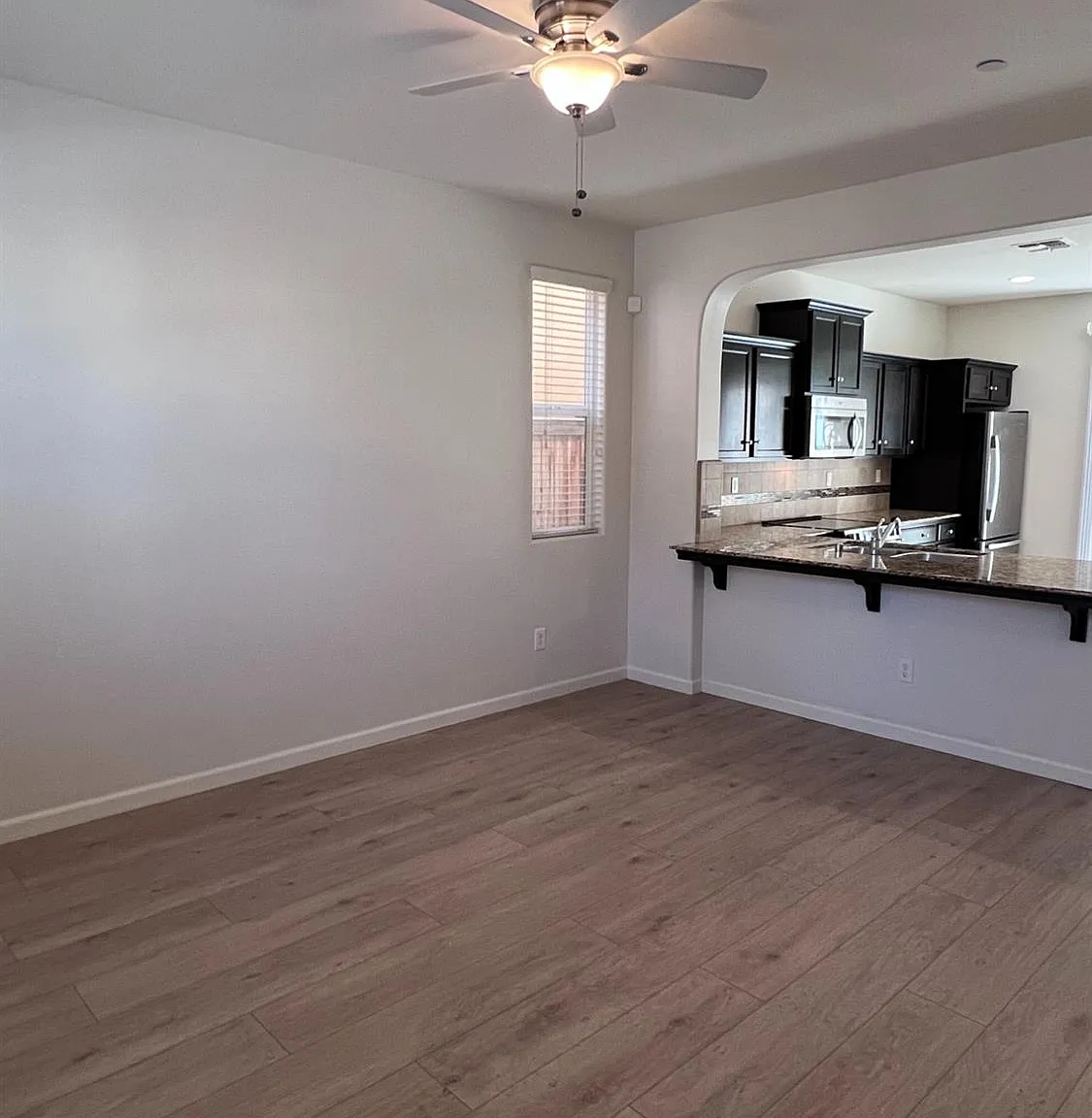3 bed, 1203 sqft, $2,200 — Photo 4