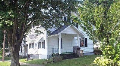 2nd image of 223 S Elm St