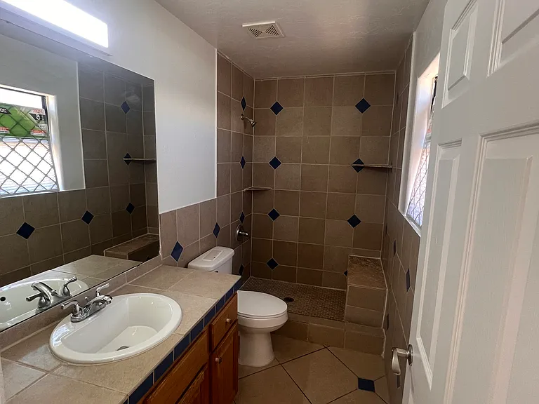 3925 E Blacklidge Dr #4 — Photo 3