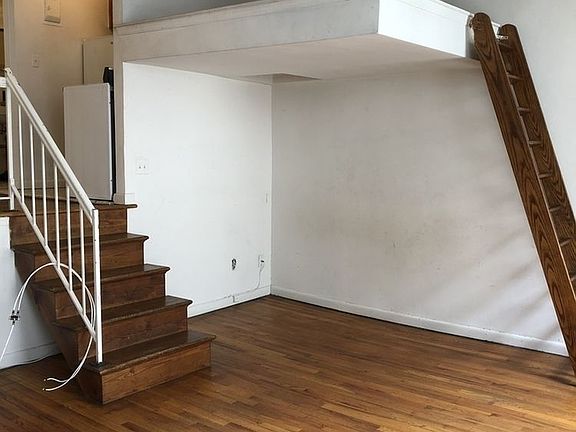 2nd image of 18 W 83rd St APT 3A