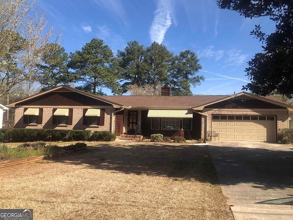 1st image of 2160 Pinewood Dr