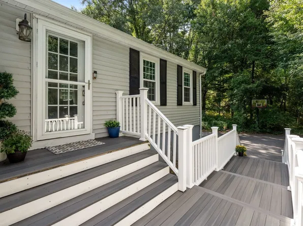 543 Central St, Holliston, MA 01746