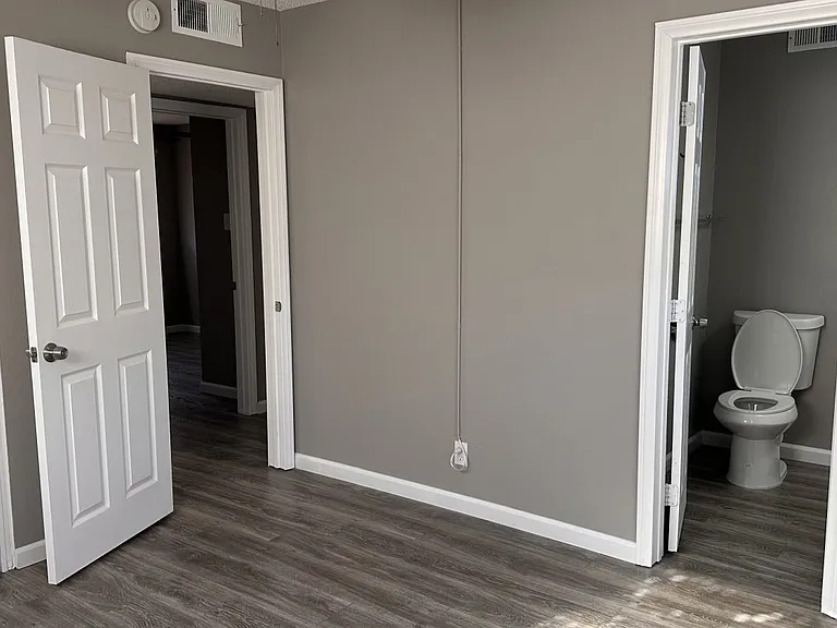 219 S Norma St — Photo 12