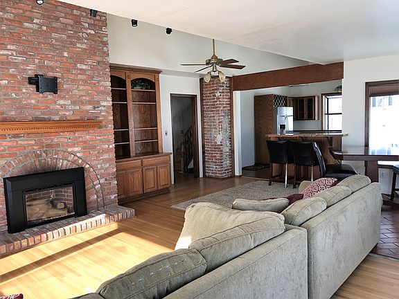 Huge Living w/Fireplace