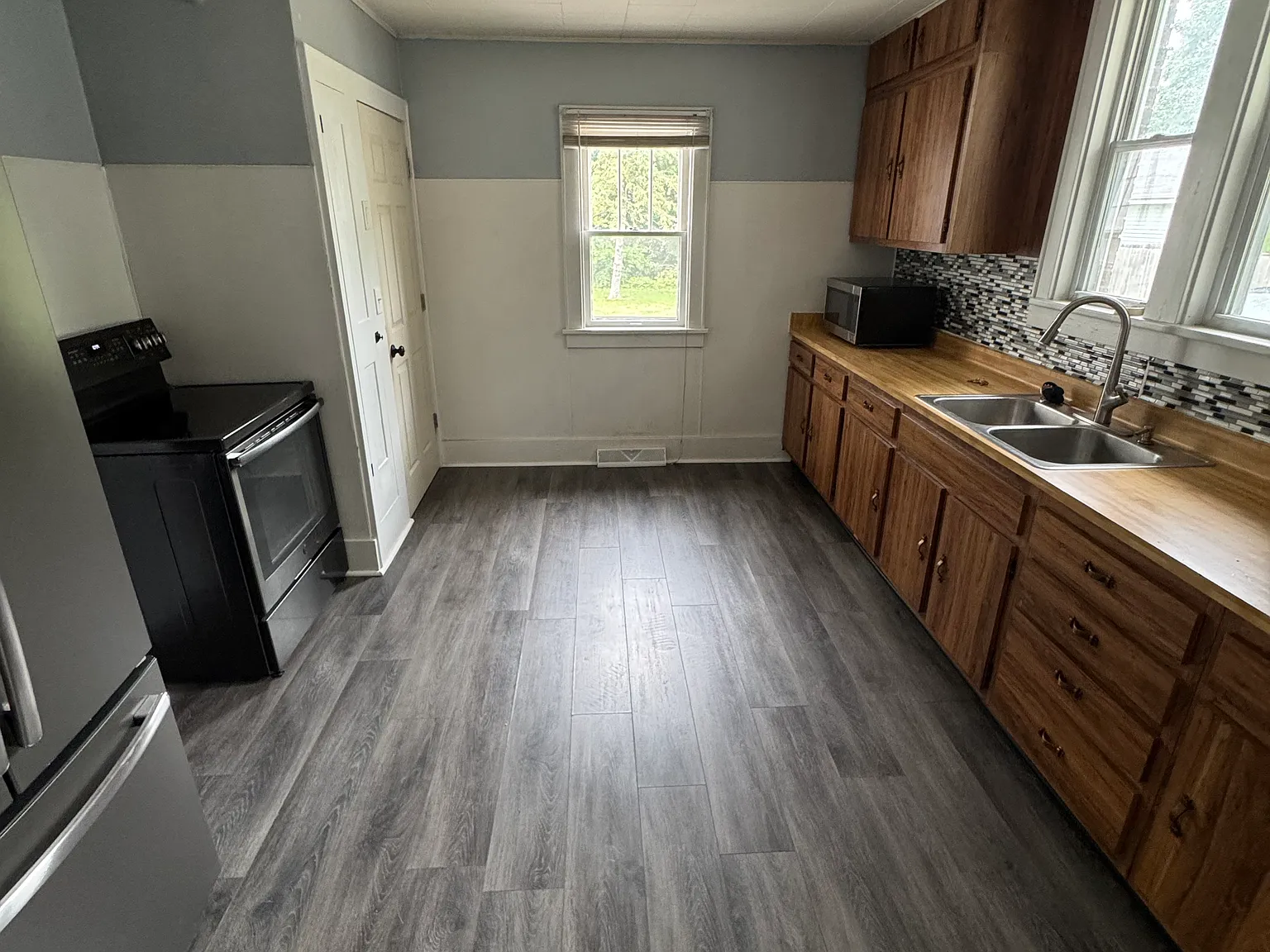 1510 Summit Ave — Photo 2