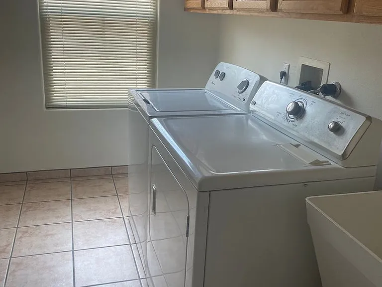 6045 Matamoros Rd NE — Photo 6