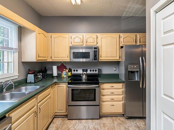 5th image of 1107 E 8th Ave APT 3