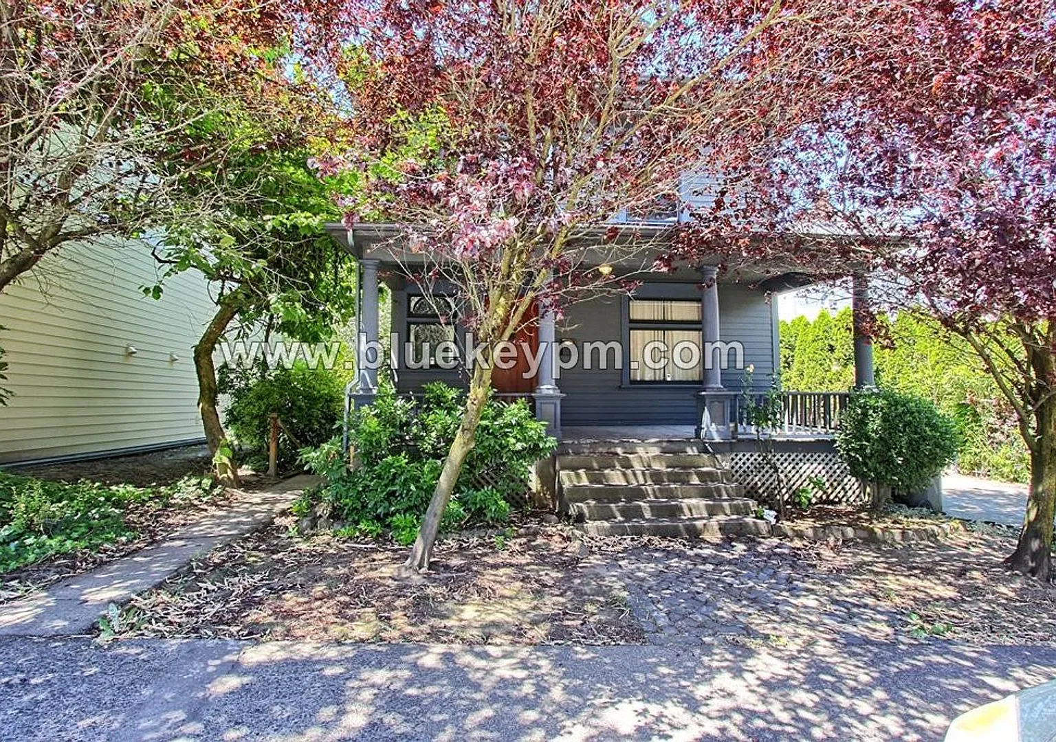 2 Bed, 1 Bath Remodeled Unit Near OHSU and Portland VA Medical Center — Photo 1