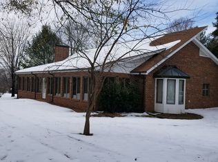 863 W Main St, Pilot Mountain, NC 27041