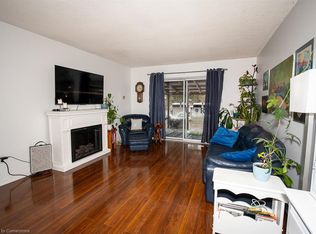 655 Albert St #O, Waterloo, ON N2L3V5