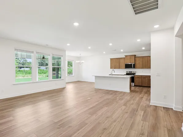 544 Hipwood Dr, Zebulon, NC 27597