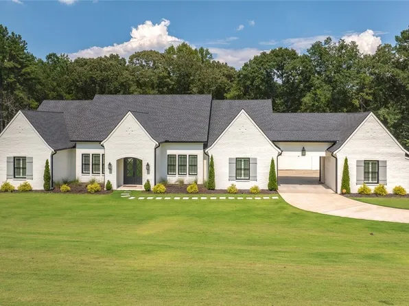 14221 Watercolor Dr, Northport, AL 35475