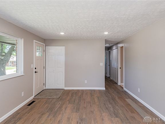 3rd image of 6300 Falkland Dr