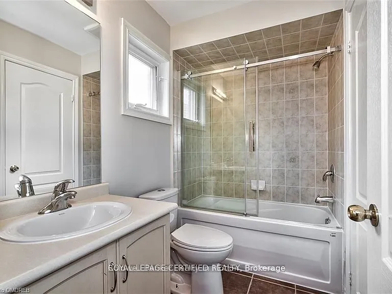 2499 Highmount Cres — Photo 30