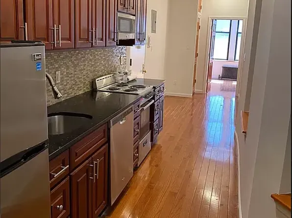 241 West 15th Street image 1 of 1