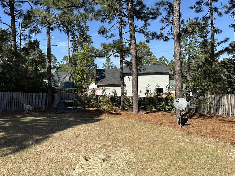 420 Lake Forest Dr SE — Photo 29