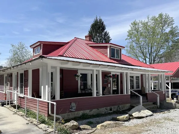 18707 Hwy 64, Sapphire, NC 28774